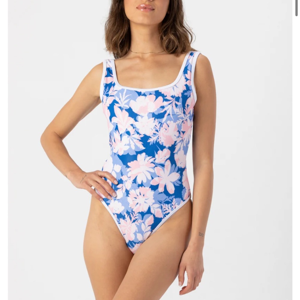 LainSnow swimsuit